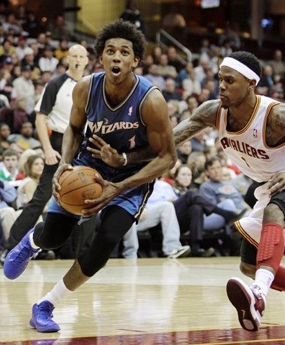 曼晚：多古和达洛特撑不起来曼联左路，俱乐部冬窗可能有动作（曼晚：多古、达洛特难撑曼联左路，冬窗或将有所动作）