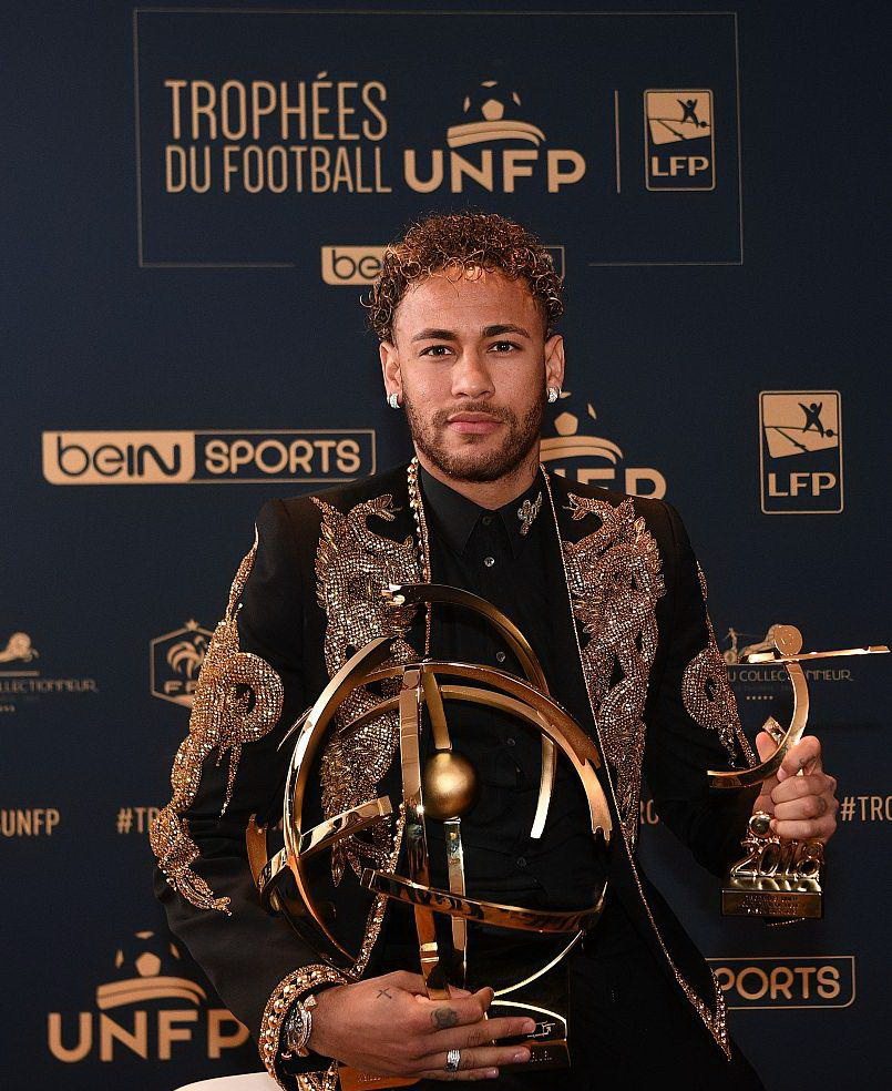 官方：德国名哨兹瓦耶将执法欧冠第6轮国米vs利物浦（官宣：德国名哨兹瓦耶将吹罚欧冠第6轮国米对利物浦之战）